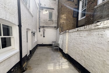 1 bed studio, Baker Street, Marylebone, London, NW16BU - Image 8