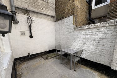 1 bed studio, Baker Street, Marylebone, London, NW16BU - Image 9