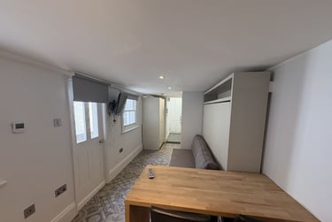 1 bed studio, Baker Street, Marylebone, London, NW16BU - Image 10