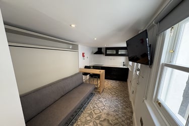 1 bed studio, Baker Street, Marylebone, London, NW16BU - Image 12