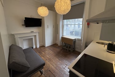 1 bed studio, Baker Street, Marylebone, London, NW16BU - Image 1