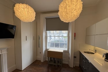 1 bed studio, Baker Street, Marylebone, London, NW16BU - Image 2