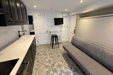 1 bed studio, Baker Street, Marylebone, London, NW16BU - Image 1