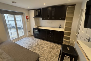 1 bed studio, Baker Street, Marylebone, London, NW16BU - Image 3