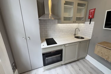 1 bed studio, Baker Street, Marylebone, London, NW16BU - Image 2
