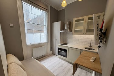 1 bed studio, Baker Street, Marylebone, London, NW16BU - Image 1