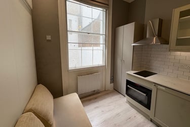 1 bed studio, Baker Street, Marylebone, London, NW16BU - Image 4