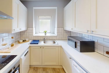 1 bed house, Cromwell Road, Cotham, Bristol, BS65HD - Image 3