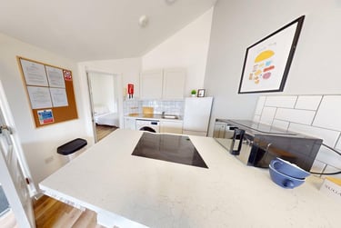 1 bed flat, Arwenack Street, City Centre, Falmouth, TR113JA - Image 2
