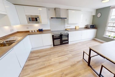 7 bed flat, Arwenack Street, City Centre, Falmouth, TR113JA - Image 2