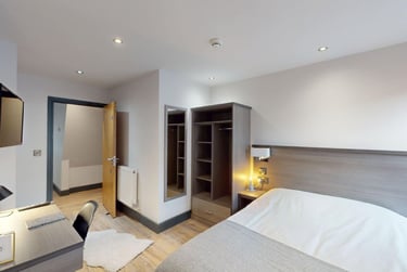 3 bed flat, 66-72 Houndsgate, Lace Market, Nottingham, NG16BA - Image 6