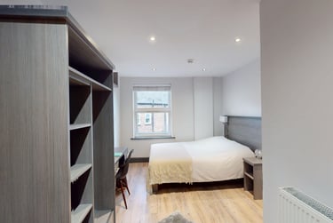 3 bed flat, 66-72 Houndsgate, Lace Market, Nottingham, NG16BA - Image 7