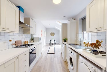 6 bed house, Midland Avenue, Lenton, Nottingham, NG72FD - Image 2