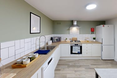 4 bed house, Brook Green Terrace, St James, Exeter, EX46QJ - Image 1