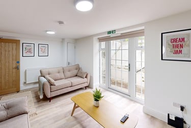 4 bed house, Brook Green Terrace, St James, Exeter, EX46QJ - Image 3