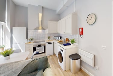2 bed flat, Mark Lane, City Centre, Bristol, BS15DG - Image 2