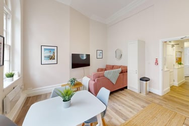 3 bed flat, St Nicholas Street, City Centre, Bristol, BS11TP - Image 1