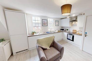 3 bed flat, Park Street, Kingsdown, Bristol, BS15PJ - Image 1