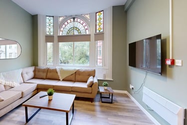 5 bed flat, Clare Street, City Centre, Bristol, BS11XH - Image 1