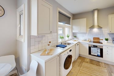 5 bed flat, Clare Street, City Centre, Bristol, BS11XH - Image 1