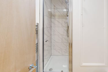 5 bed flat, Clare Street, City Centre, Bristol, BS11XH - Image 10