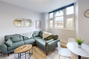 5 bed flat, Clare Street, City Centre, Bristol, BS11XH - Image 2
