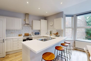 6 bed house, Devonshire Promenade, Lenton, Nottingham, NG72DS - Image 1