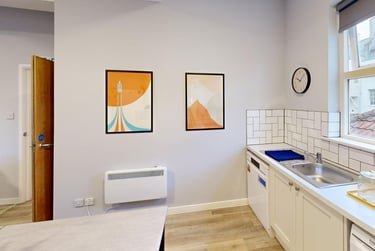 4 bed flat, There and Back Again Lane, Kingsdown, Bristol, BS81HN - Image 3
