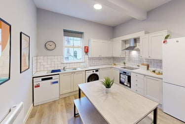 4 bed flat, There and Back Again Lane, Kingsdown, Bristol, BS81HN - Image 2