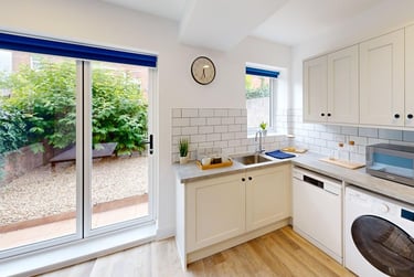 5 bed house, Elmside, Mount Pleasant, Exeter, EX46LN - Image 2
