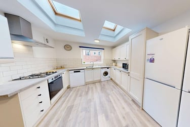 6 bed house, Rothbury Terrace, Heaton, Newcastle, NE65XJ - Image 2