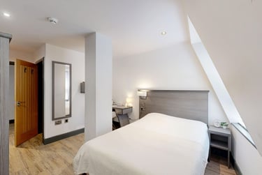 5 bed flat, 66-72 Houndsgate, Lace Market, Nottingham, NG16BA - Image 13
