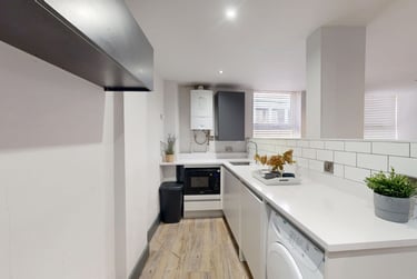 5 bed house, 66-72 Houndsgate, Lace Market, Nottingham, NG16BA - Image 3