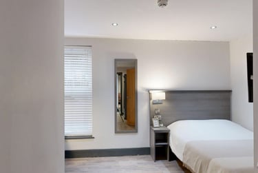 4 bed house, 66-72 Houndsgate, Lace Market, Nottingham, NG16BA - Image 4