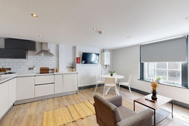 4 bed flat, 66-72 Houndsgate, Lace Market, Nottingham, NG16BA - Image 1