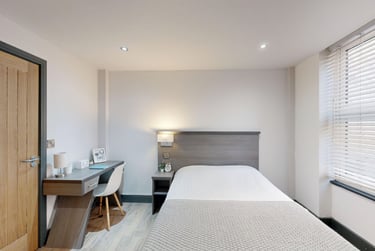 4 bed flat, 66-72 Houndsgate, Lace Market, Nottingham, NG16BA - Image 3