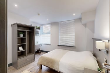 6 bed flat, 66-72 Houndsgate, Lace Market, Nottingham, NG16BA - Image 3
