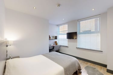 6 bed flat, 66-72 Houndsgate, Lace Market, Nottingham, NG16BA - Image 11