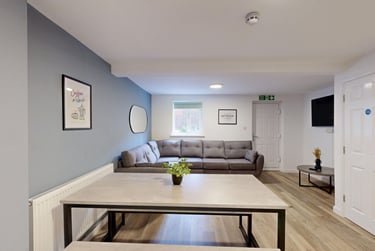 1 bed flat, Russell Street, Radford, Nottingham, NG74FL - Image 2