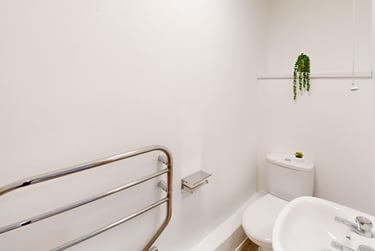 5 bed flat, New Street, City Centre, Falmouth, TR113LQ - Image 3
