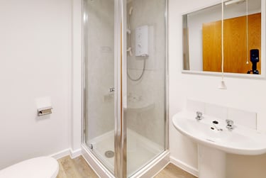 5 bed flat, New Street, City Centre, Falmouth, TR113LQ - Image 4