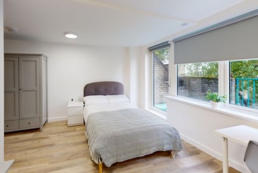5 bed flat, New Street, City Centre, Falmouth, TR113LQ - Image 2