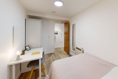 5 bed flat, New Street, City Centre, Falmouth, TR113LQ - Image 8