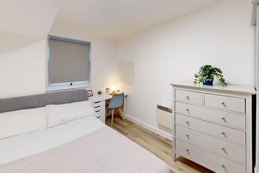 5 bed flat, New Street, City Centre, Falmouth, TR113LQ - Image 9
