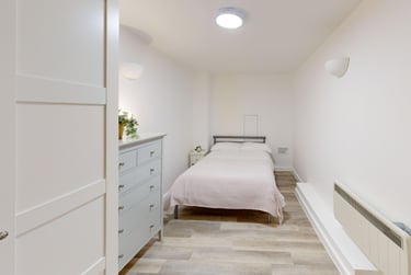 5 bed flat, New Street, City Centre, Falmouth, TR113LQ - Image 3