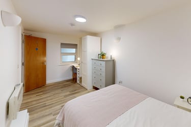 5 bed flat, New Street, City Centre, Falmouth, TR113LQ - Image 8