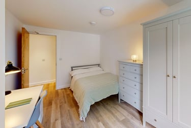 5 bed flat, New Street, City Centre, Falmouth, TR113LQ - Image 11