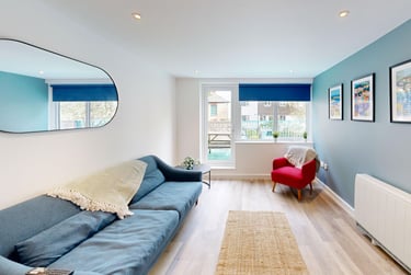 5 bed flat, New Street, City Centre, Falmouth, TR113LQ - Image 1
