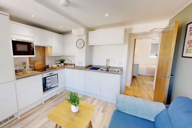 2 bed flat, New Street, City Centre, Falmouth, TR113LQ - Image 1