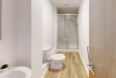 2 bed flat, New Street, City Centre, Falmouth, TR113LQ - Image 2